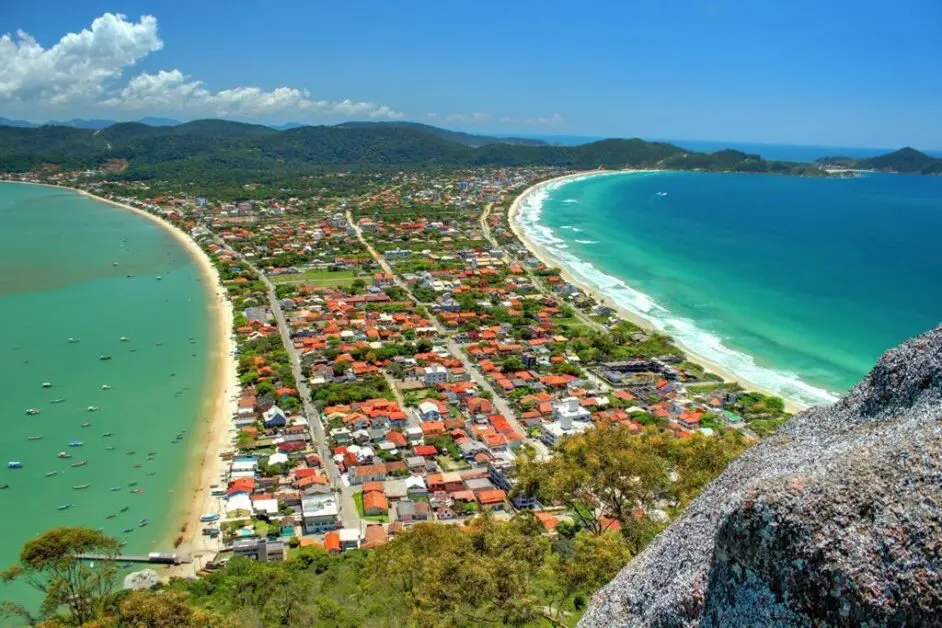 As 10 Melhores Praias de Bombinhas em Santa Catarina